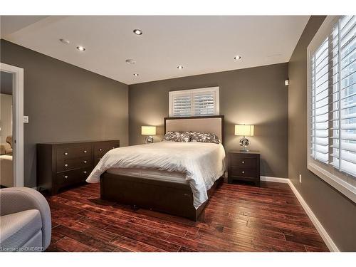 124 Foxridge Drive, Ancaster, ON - Indoor Photo Showing Bedroom