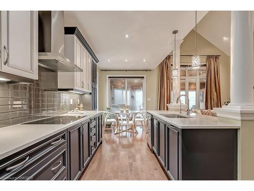 11-3353 Liptay Avenue, Oakville, ON - Indoor Photo Showing Kitchen With Upgraded Kitchen