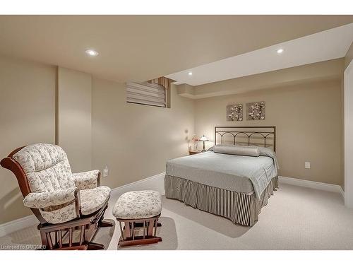 11-3353 Liptay Avenue, Oakville, ON - Indoor Photo Showing Bedroom