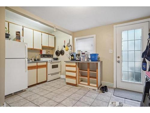 27 George Street, St. Catharines, ON - Indoor Photo Showing Kitchen