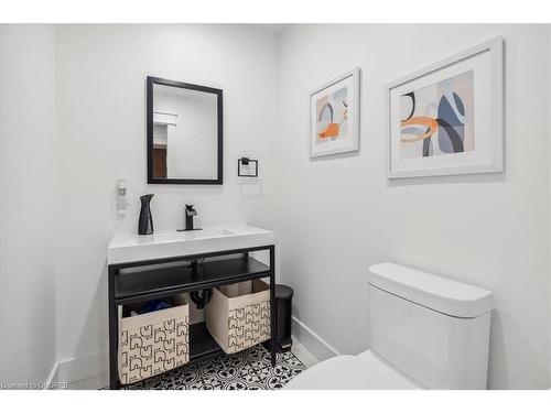 62 Windemere Road, Stoney Creek, ON - Indoor Photo Showing Bathroom