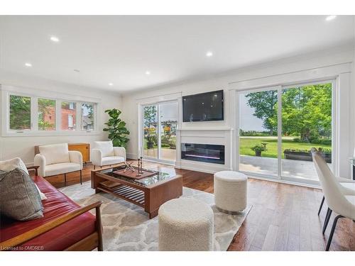 62 Windemere Road, Stoney Creek, ON - Indoor Photo Showing Living Room With Fireplace