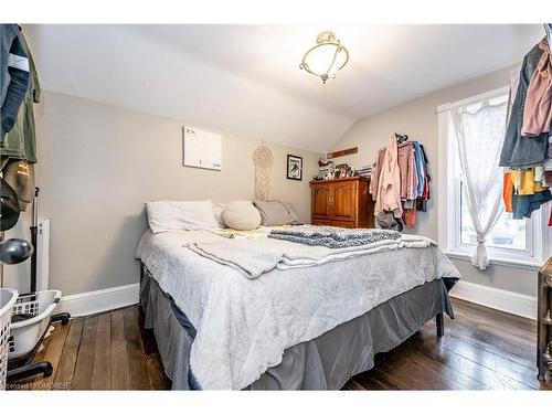 112 Concession Street, Cambridge, ON - Indoor Photo Showing Bedroom