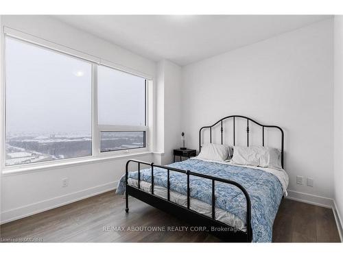 808-297 Oak Walk Drive, Oakville, ON - Indoor Photo Showing Bedroom