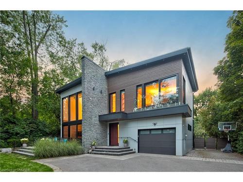 1207 Stirling Drive, Oakville, ON - Outdoor With Facade