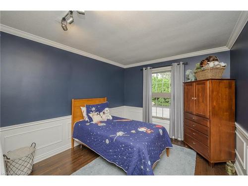 360 North Shore Boulevard E, Burlington, ON - Indoor Photo Showing Bedroom
