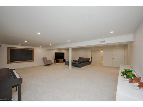 360 North Shore Boulevard E, Burlington, ON - Indoor Photo Showing Other Room