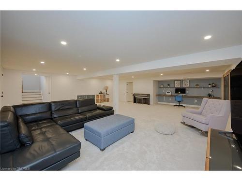 360 North Shore Boulevard E, Burlington, ON - Indoor Photo Showing Living Room