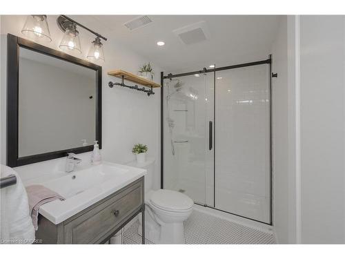 360 North Shore Boulevard E, Burlington, ON - Indoor Photo Showing Bathroom