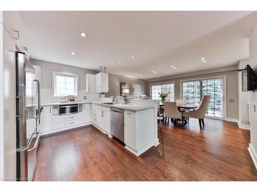 881 Goodwin Road, Mississauga, ON - Indoor Photo Showing Kitchen With Upgraded Kitchen