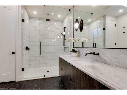 3-2265 Lakeshore Road, Burlington, ON - Indoor Photo Showing Bathroom