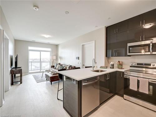 416-470 Gordon Krantz Avenue, Milton, ON - Indoor Photo Showing Kitchen With Stainless Steel Kitchen With Upgraded Kitchen