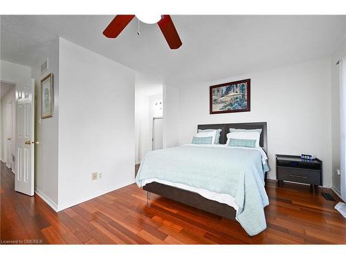 128 Edgewater Drive, Stoney Creek, ON - Indoor Photo Showing Bedroom