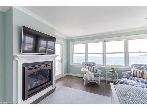 35 Promenade Way, Fort Erie, ON - Indoor With Fireplace