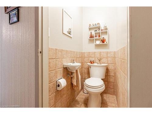 7095 Guelph Line, Campbellville, ON - Indoor Photo Showing Bathroom
