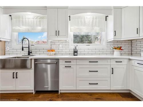 14 Pinto Court, Brantford, ON - Indoor Photo Showing Kitchen With Upgraded Kitchen