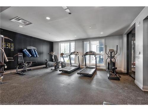513-95 Dundas Street W, Oakville, ON - Indoor Photo Showing Gym Room