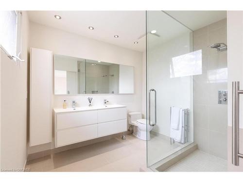 2166 Adair Crescent, Oakville, ON - Indoor Photo Showing Bathroom
