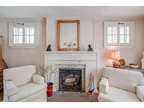 200 William Street, Oakville, ON - Indoor Photo Showing Living Room With Fireplace