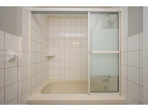 2444 Woburn Crescent, Oakville, ON - Indoor Photo Showing Bathroom