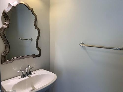 201 Ellen Davidson Drive, Oakville, ON - Indoor Photo Showing Bathroom