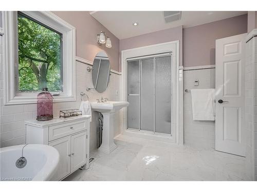 1347 Wendigo Trail, Mississauga, ON - Indoor Photo Showing Bathroom
