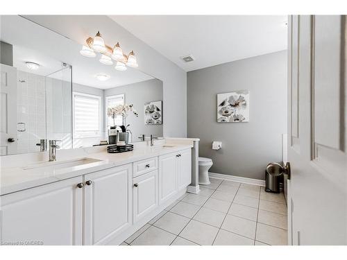 3301 Stalybridge Drive, Oakville, ON - Indoor Photo Showing Bathroom