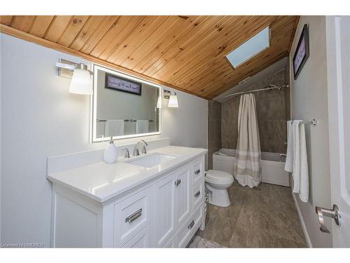 61041 Regional Road 27, Wainfleet, ON - Indoor Photo Showing Bathroom
