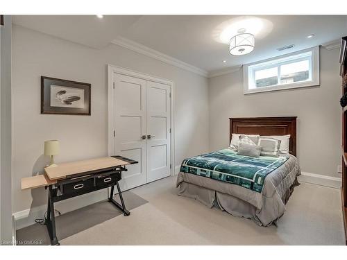 1076 Melvin Avenue, Oakville, ON - Indoor Photo Showing Bedroom
