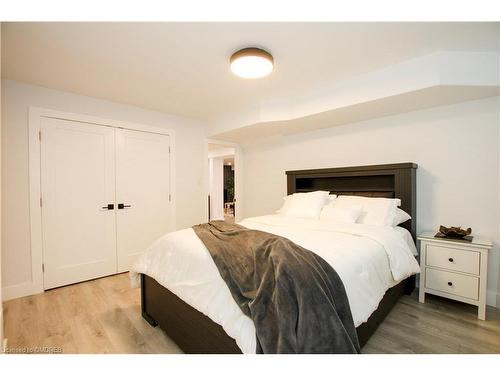 1546 Sandpiper Road, Oakville, ON - Indoor Photo Showing Bedroom