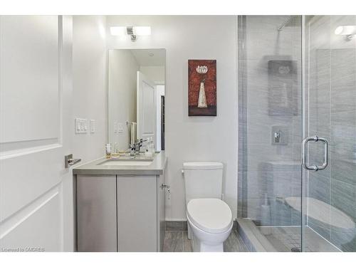 809-297 Oak Walk Drive, Oakville, ON - Indoor Photo Showing Bathroom