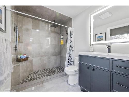 3560 Strang Drive, Niagara Falls, ON - Indoor Photo Showing Bathroom