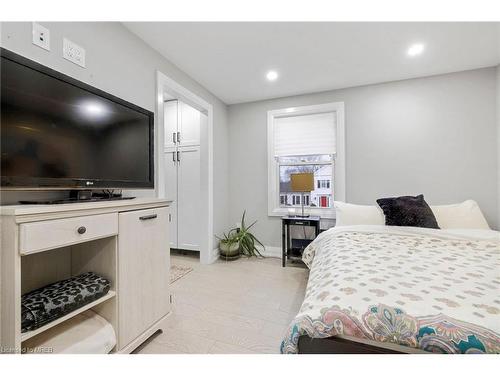 3560 Strang Drive, Niagara Falls, ON - Indoor Photo Showing Bedroom