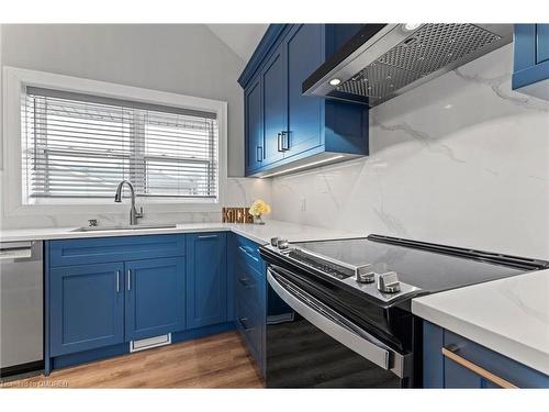 105 Millen Road, Stoney Creek, ON - Indoor Photo Showing Kitchen