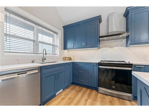 105 Millen Road, Stoney Creek, ON - Indoor Photo Showing Kitchen With Upgraded Kitchen