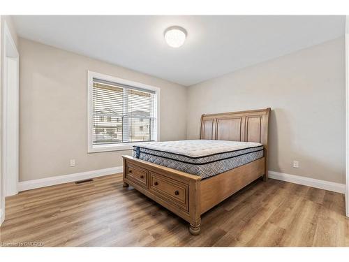 105 Millen Road, Stoney Creek, ON - Indoor Photo Showing Bedroom