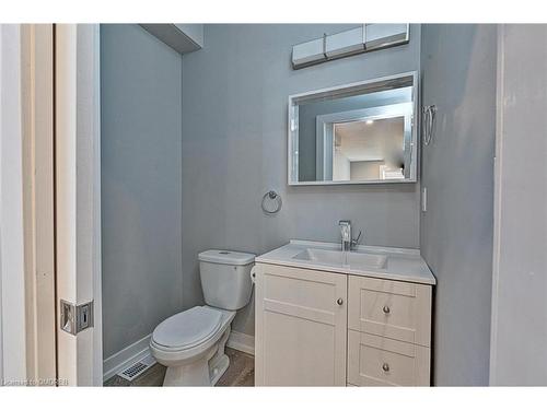 31 Dickson Street, Hamilton, ON - Indoor Photo Showing Bathroom