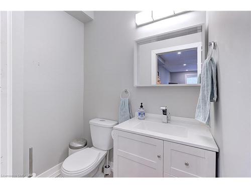 31 Dickson Street, Hamilton, ON - Indoor Photo Showing Bathroom