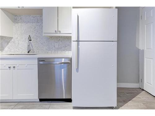 31 Dickson Street, Hamilton, ON - Indoor Photo Showing Kitchen