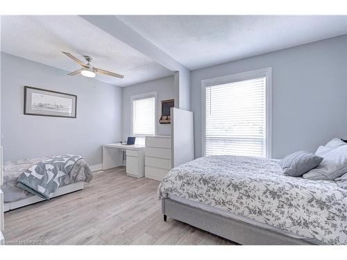 31 Dickson Street, Hamilton, ON - Indoor Photo Showing Bedroom