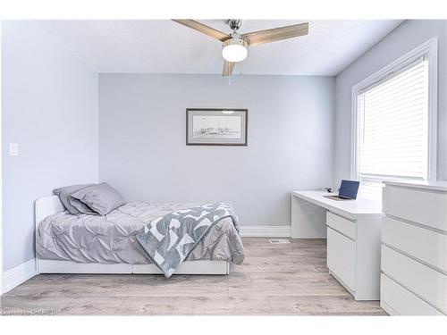 31 Dickson Street, Hamilton, ON - Indoor Photo Showing Bedroom