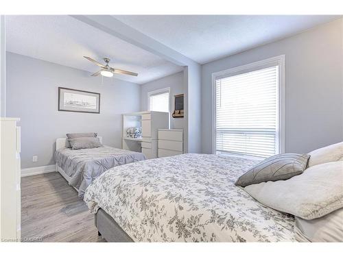 31 Dickson Street, Hamilton, ON - Indoor Photo Showing Bedroom