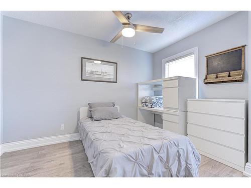 31 Dickson Street, Hamilton, ON - Indoor Photo Showing Bedroom