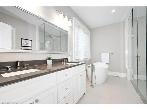 224 Shoreacres Road, Burlington, ON - Indoor Photo Showing Bathroom