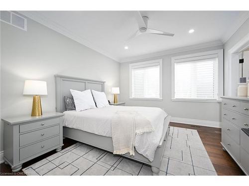 224 Shoreacres Road, Burlington, ON - Indoor Photo Showing Bedroom