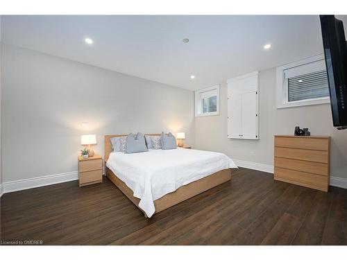 224 Shoreacres Road, Burlington, ON - Indoor Photo Showing Bedroom