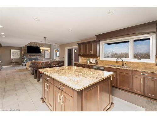 13 Connor Court, Hamilton, ON - Indoor Photo Showing Kitchen With Double Sink