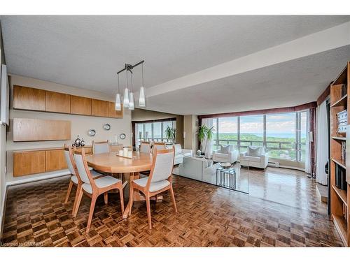 1905-2170 Marine Drive, Oakville, ON - Indoor Photo Showing Dining Room