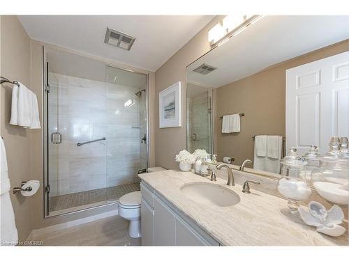 1905-2170 Marine Drive, Oakville, ON - Indoor Photo Showing Bathroom