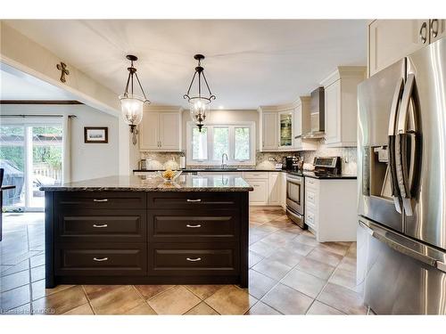 1380 Merrybrook Lane, Oakville, ON - Indoor Photo Showing Kitchen With Upgraded Kitchen
